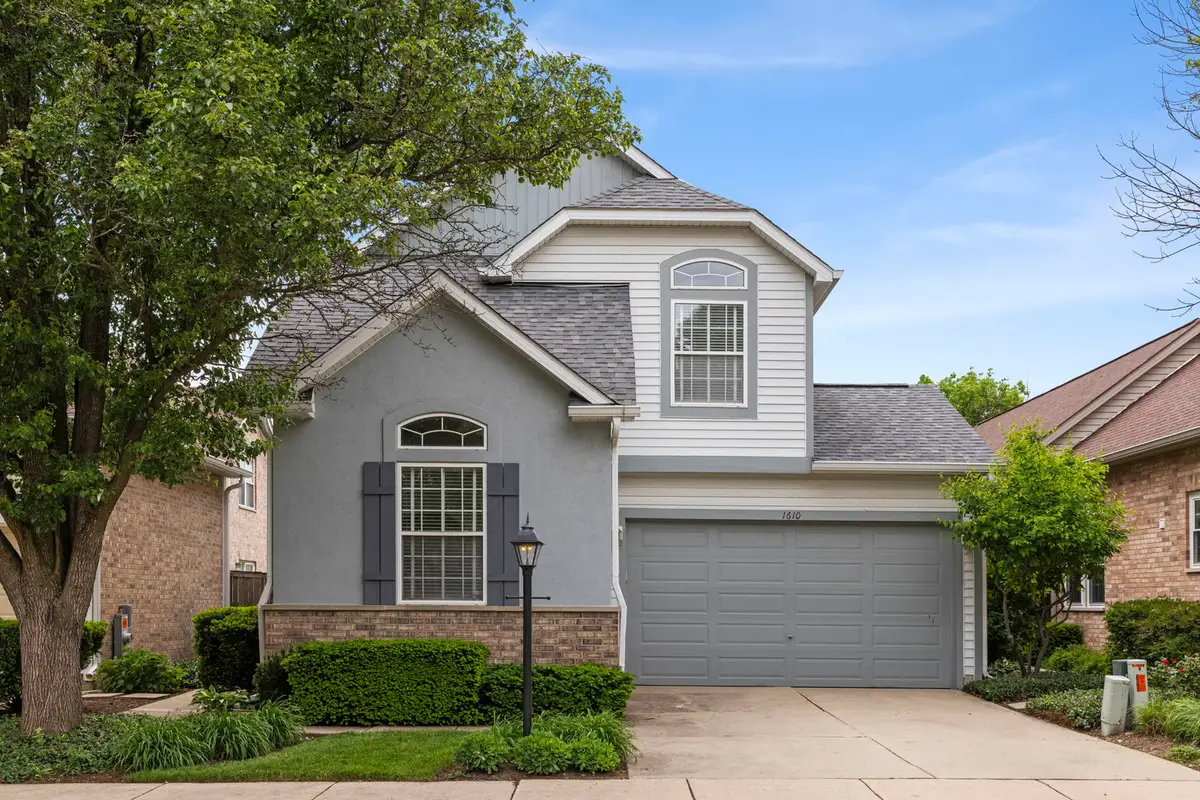 1610 Astor Avenue, Oakbrook Terrace, IL 60181 - #1