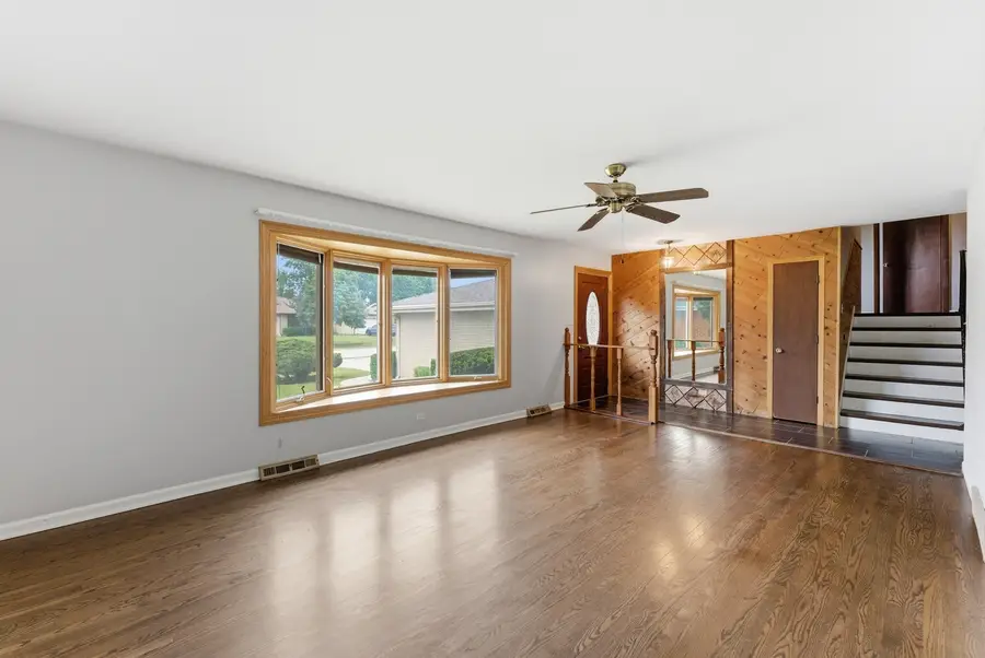 565 Eletson Drive, Crystal Lake, IL 60014 - #3