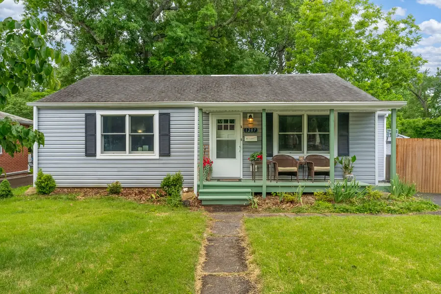 1207 W Hill Avenue, Carbondale, IL 62901 - #2