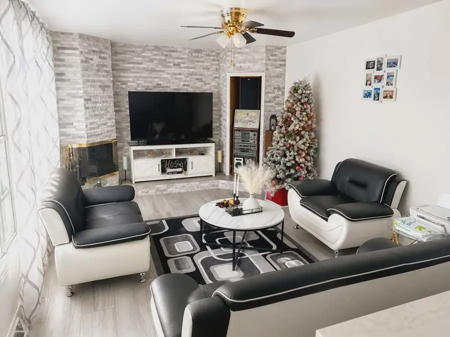 221 Windsor Drive, Bartlett, IL 60103 - #2