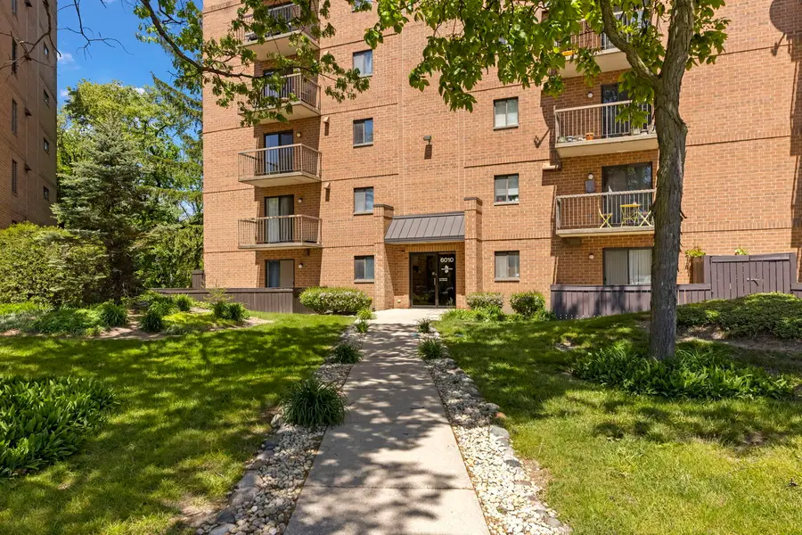6010 Lake Bluff Drive #301, Tinley Park, IL 60477 - #2