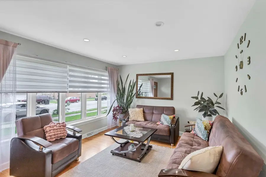 7008 W Montrose Avenue, Norridge, IL 60706 - #3