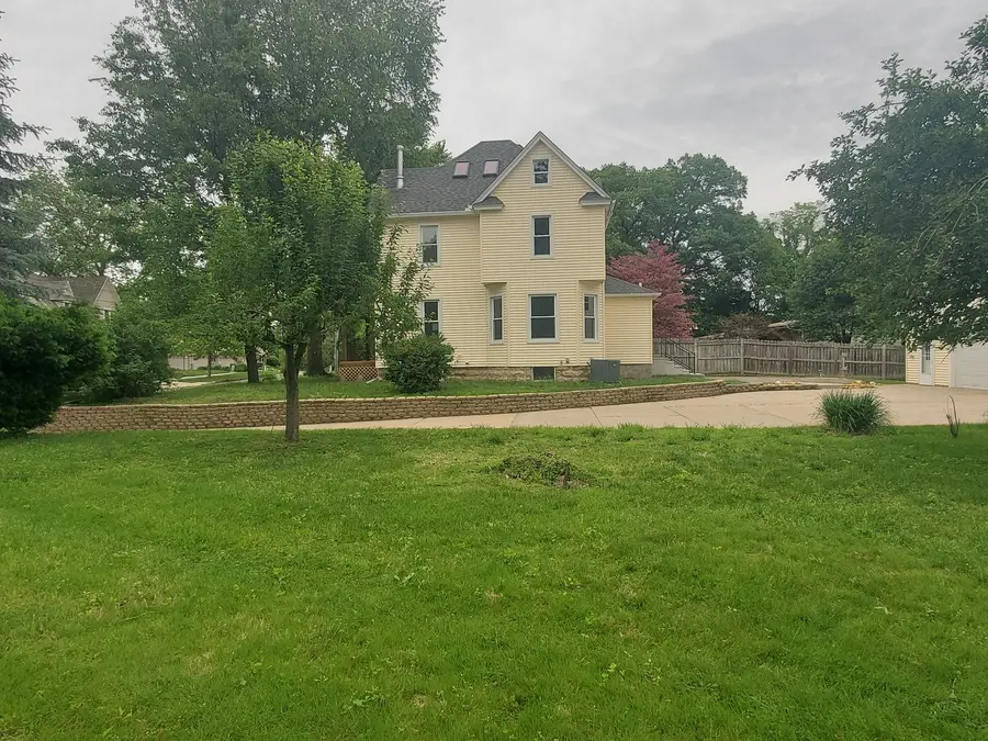 712 3rd St A, Moline, IL 61265 - #3