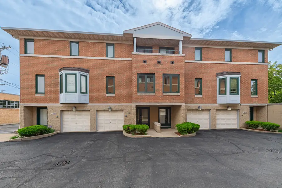 3804 W Devon Avenue, Lincolnwood, IL 60712 - #2