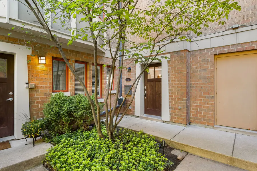 3151 N Honore Street #9, Chicago, IL 60657 - #2