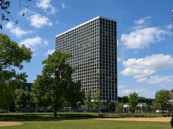 4343 N Clarendon Avenue #2707, Chicago, IL 60613