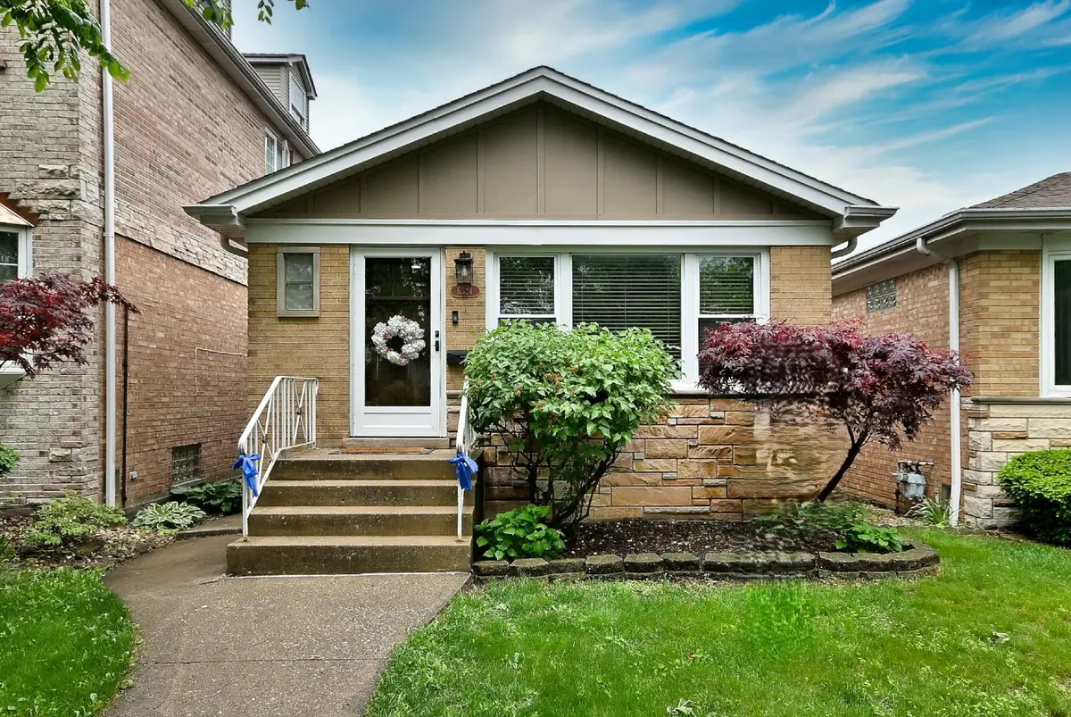 6524 N Oshkosh Avenue, Chicago, IL 60631 - #1