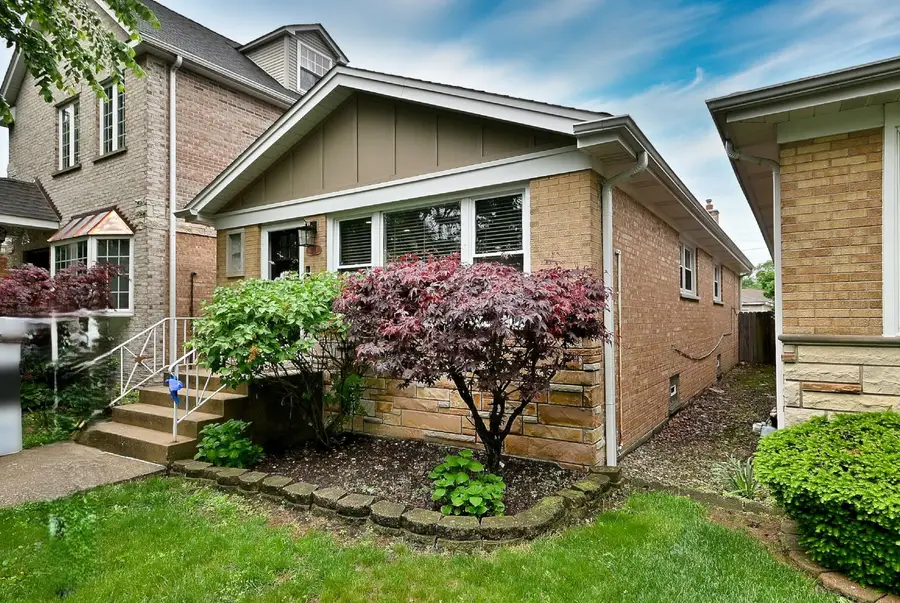 6524 N Oshkosh Avenue, Chicago, IL 60631 - #2