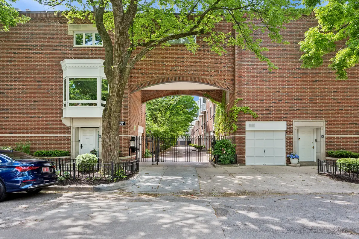 1843 N Hudson Avenue #A, Chicago, IL 60614 - #1