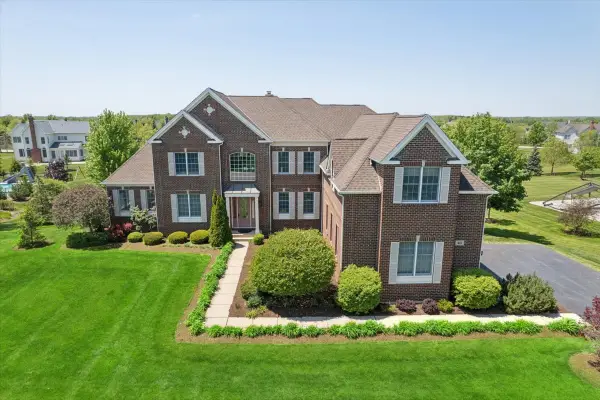 40 Wood Oaks Drive, South Barrington, IL 60010