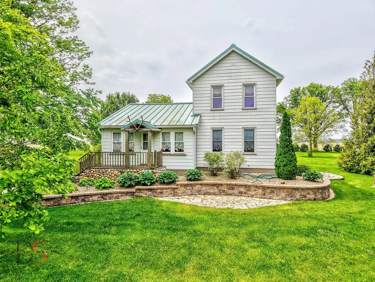 7672 E 3300 North Road, Streator, IL 61364 - #1