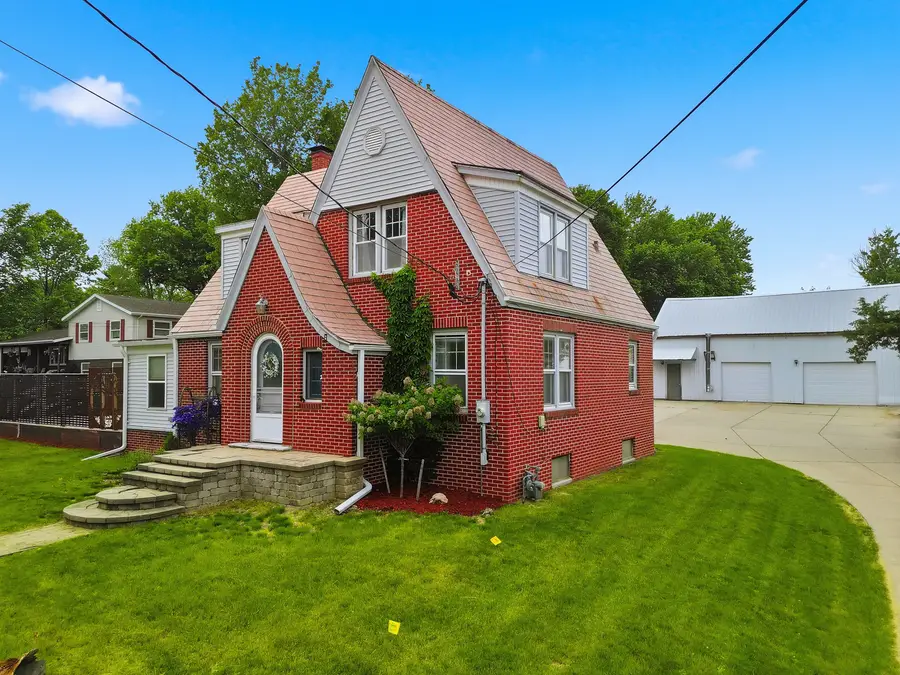 1301 Long Street, Dixon, IL 61021 - #2
