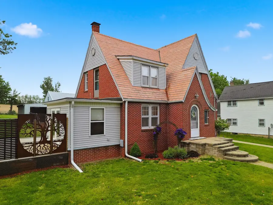 1301 Long Street, Dixon, IL 61021 - #3