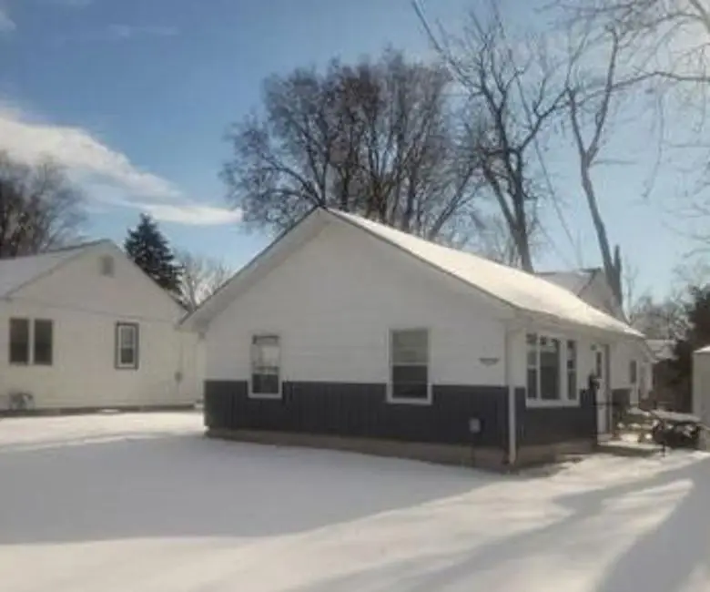 415 Thompson Street, Ottawa, IL 61350 - #2