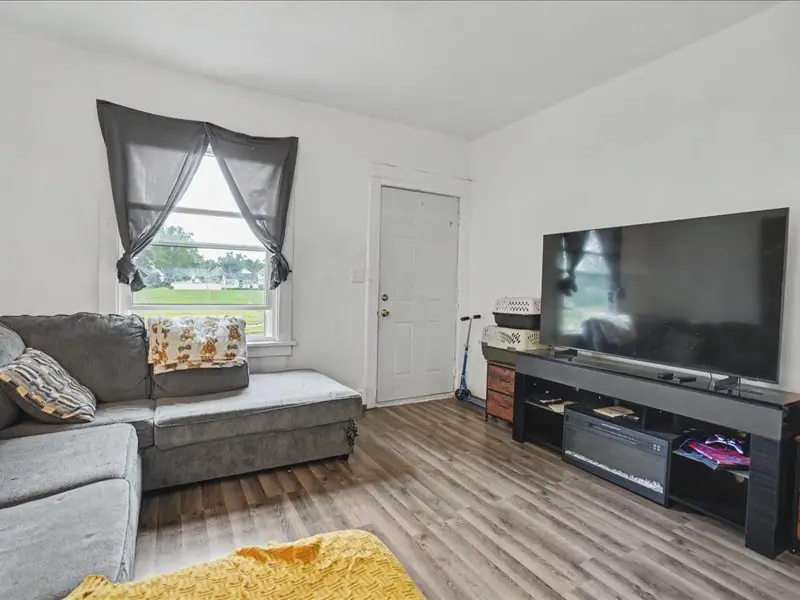 921 12 Avenue, Rock Island, IL 61201 - #3
