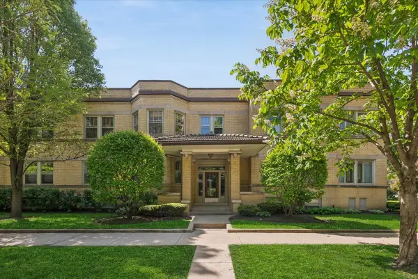 125 Pleasant Street #125B, Oak Park, IL 60302