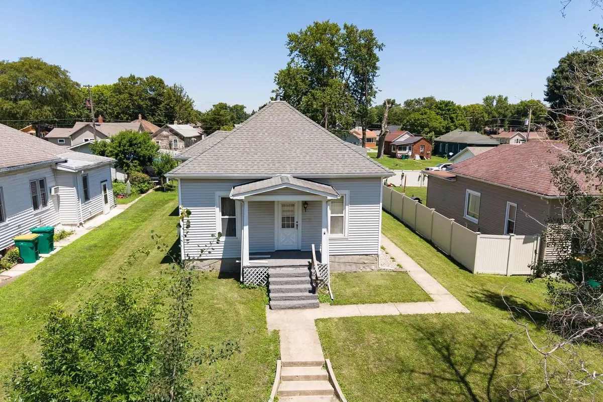 308 W Lincoln Avenue, Streator, IL 61364 - #1