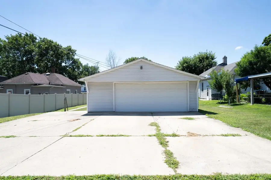 308 W Lincoln Avenue, Streator, IL 61364 - #2