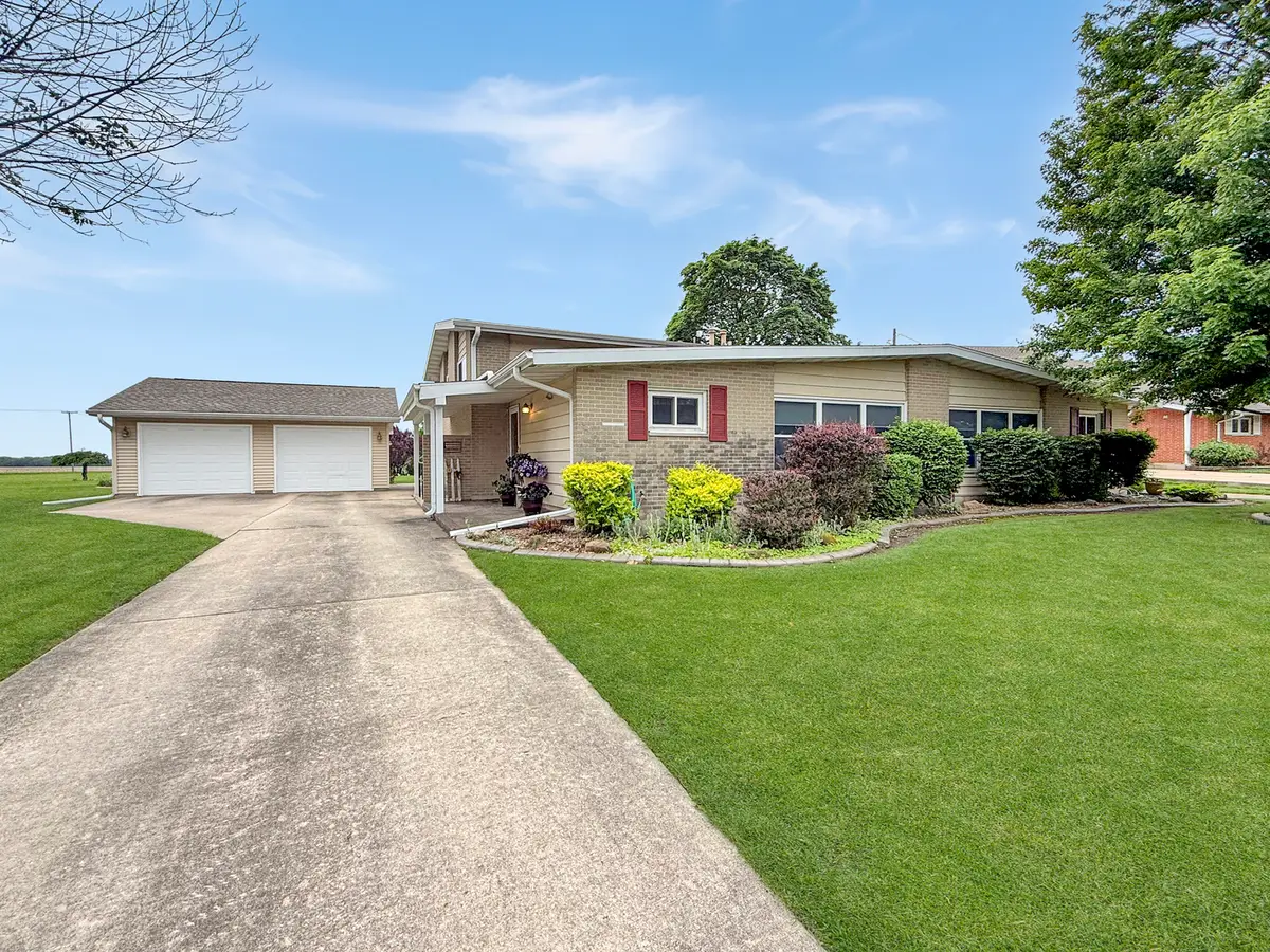 1616 Golfview Circle, Rantoul, IL 61866 - #1
