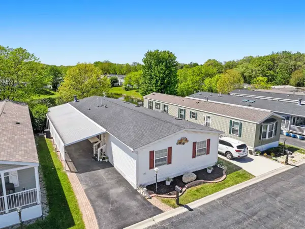 236 Forestview Drive, Crystal Lake, IL 60014