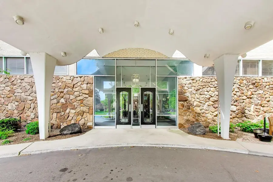 151 N Kenilworth Avenue #2G, Oak Park, IL 60301 - #3