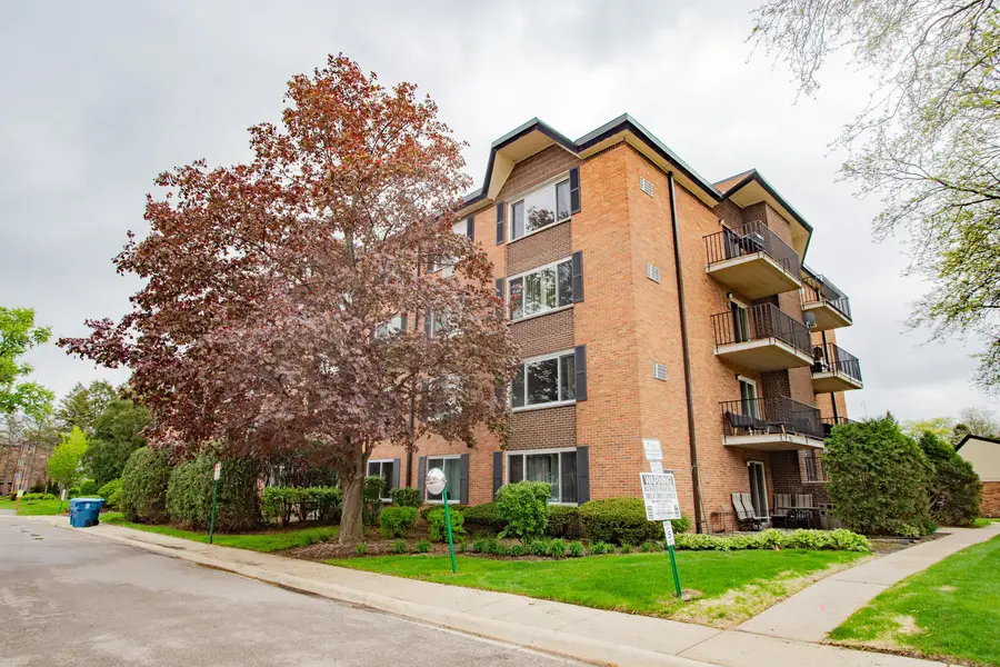 1217 S Old Wilke Road #201, Arlington Heights, IL 60005 - #2