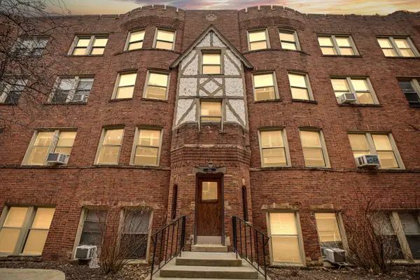 4126 N Kedvale Avenue #202, Chicago, IL 60641