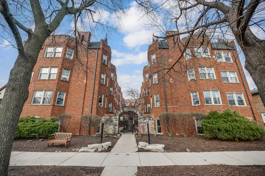 4126 N Kedvale Avenue #202, Chicago, IL 60641 - #2