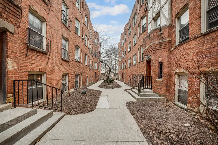 4126 N Kedvale Avenue #202, Chicago, IL 60641 - #3