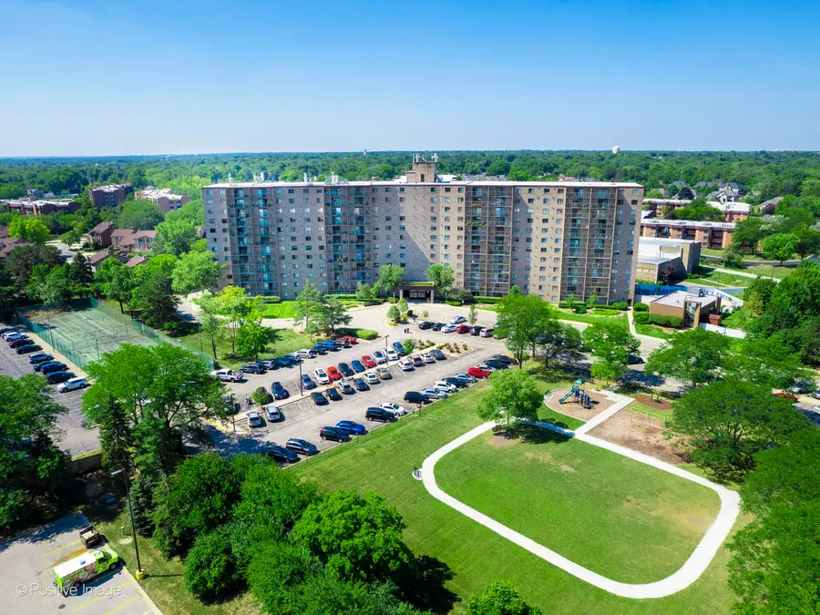 6340 Americana Drive #310, Willowbrook, IL 60527 - #2