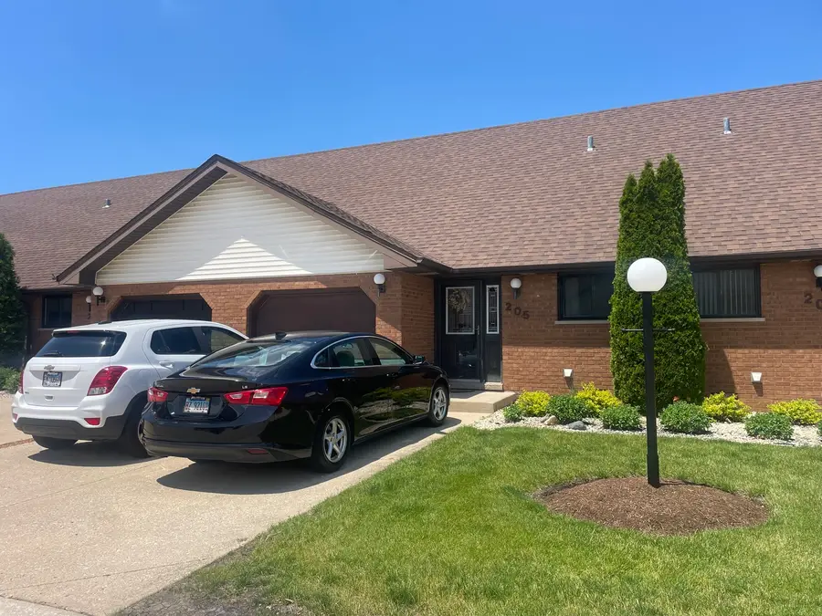 205 Fairview Drive, Manhattan, IL 60442 - #2