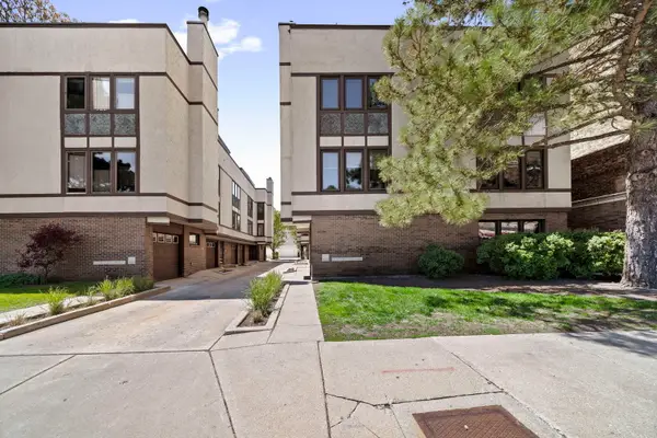 425 S Oak Park Avenue #C, Oak Park, IL 60302