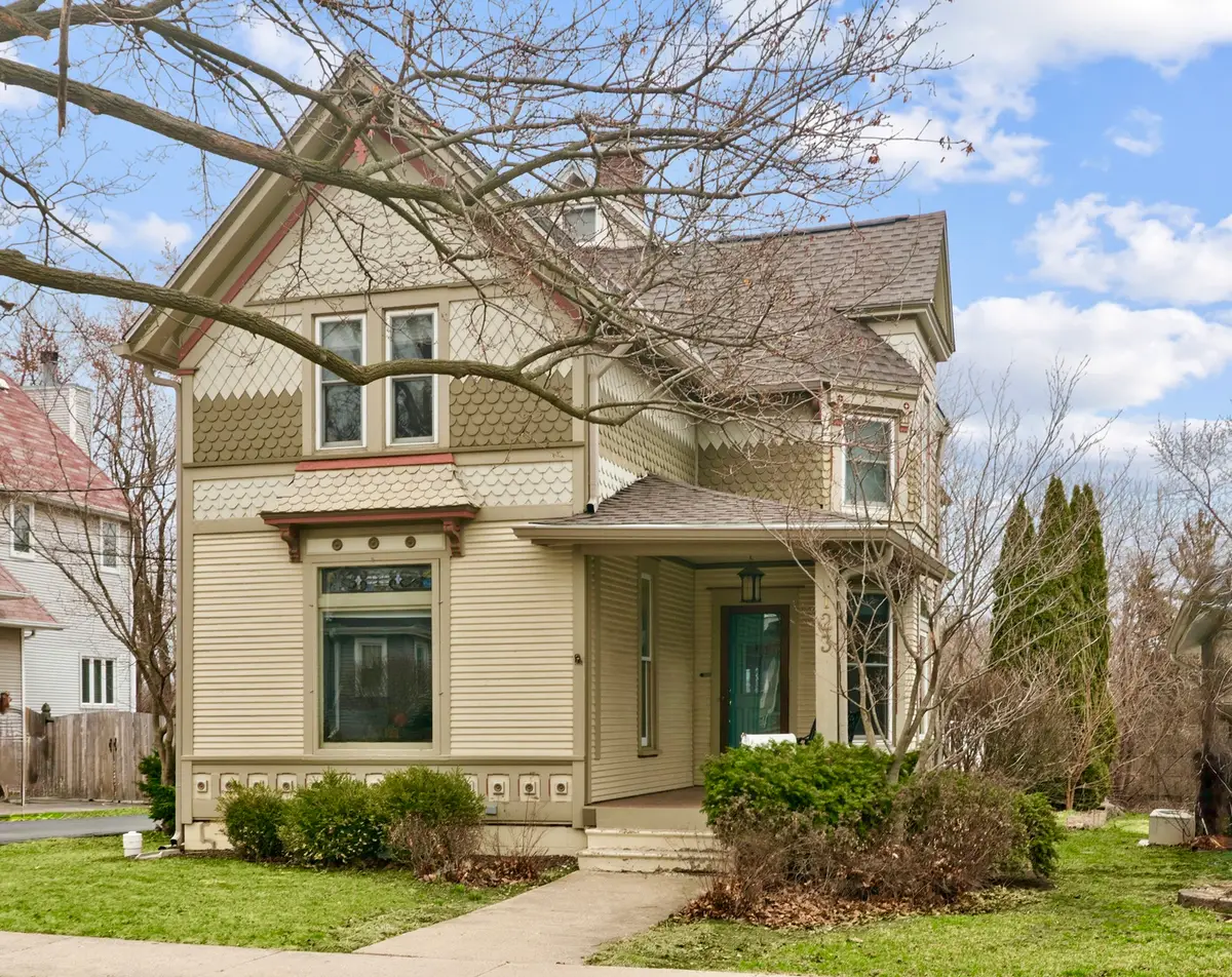 123 Raymond Avenue, Barrington, IL 60010 - #1