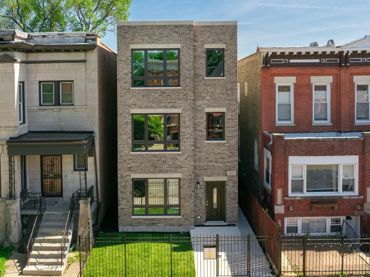 3031 W Warren Boulevard, Chicago, IL 60612 - #1