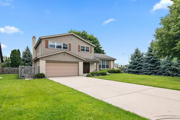 1409 E Rosehill Drive, Arlington Heights, IL 60004