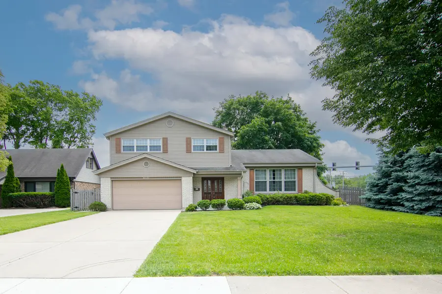 1409 E Rosehill Drive, Arlington Heights, IL 60004 - #2