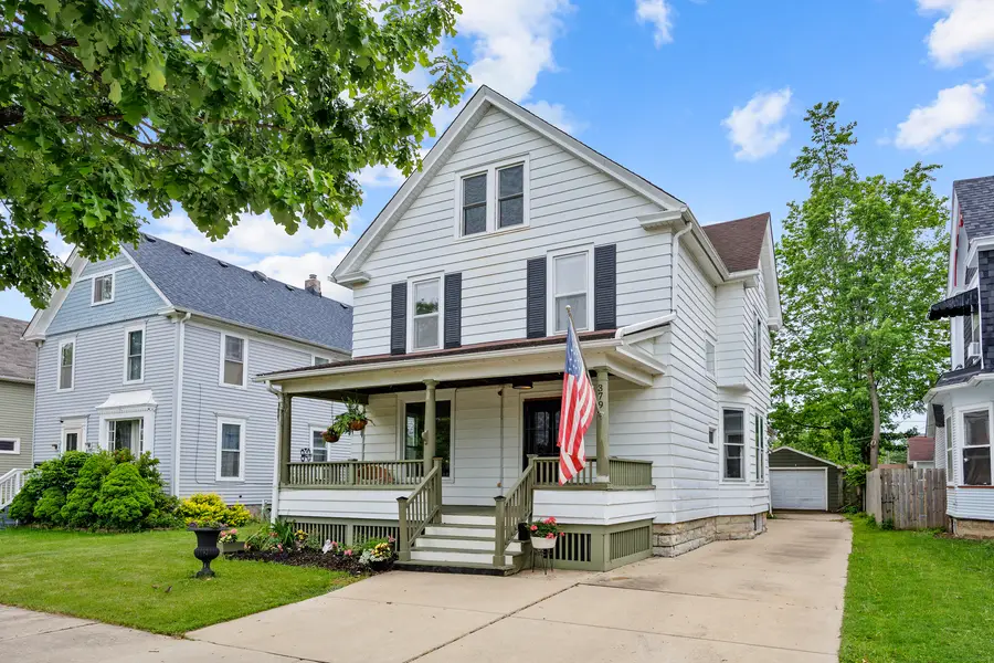 379 Seminary Avenue, Aurora, IL 60505 - #2