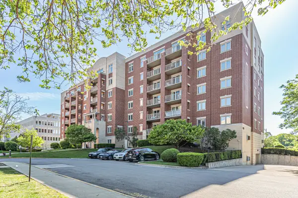 8747 W Bryn Mawr Avenue #208, Chicago, IL 60631
