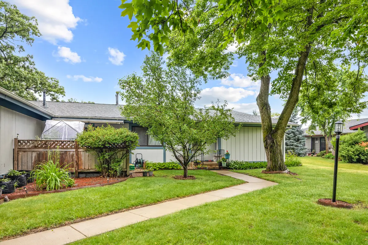 907 Royal Drive #3b, McHenry, IL 60050 - #1