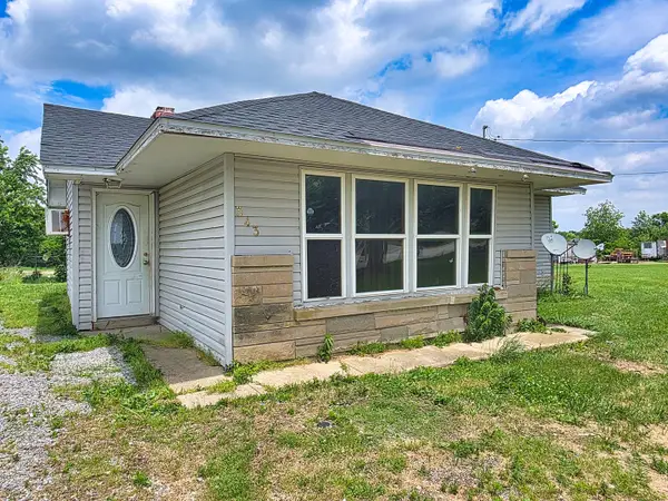 343 S 1st Street Se, Clay City, IL 62824