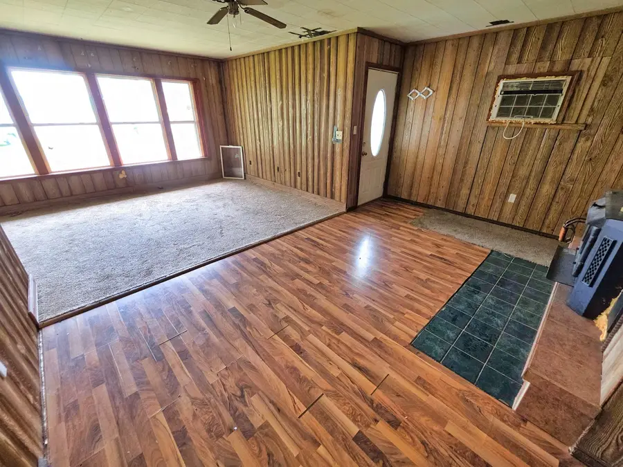 343 S 1st Street Se, Clay City, IL 62824 - #3