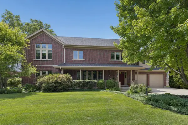 860 Kenton Road, Deerfield, IL 60015