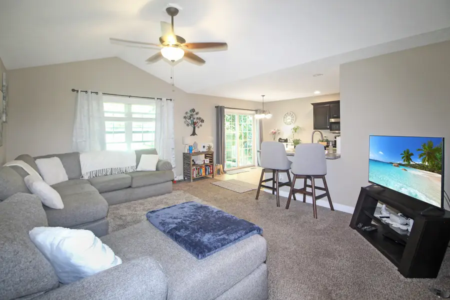 402 S Mclean Street, Hudson, IL 61748 - #3