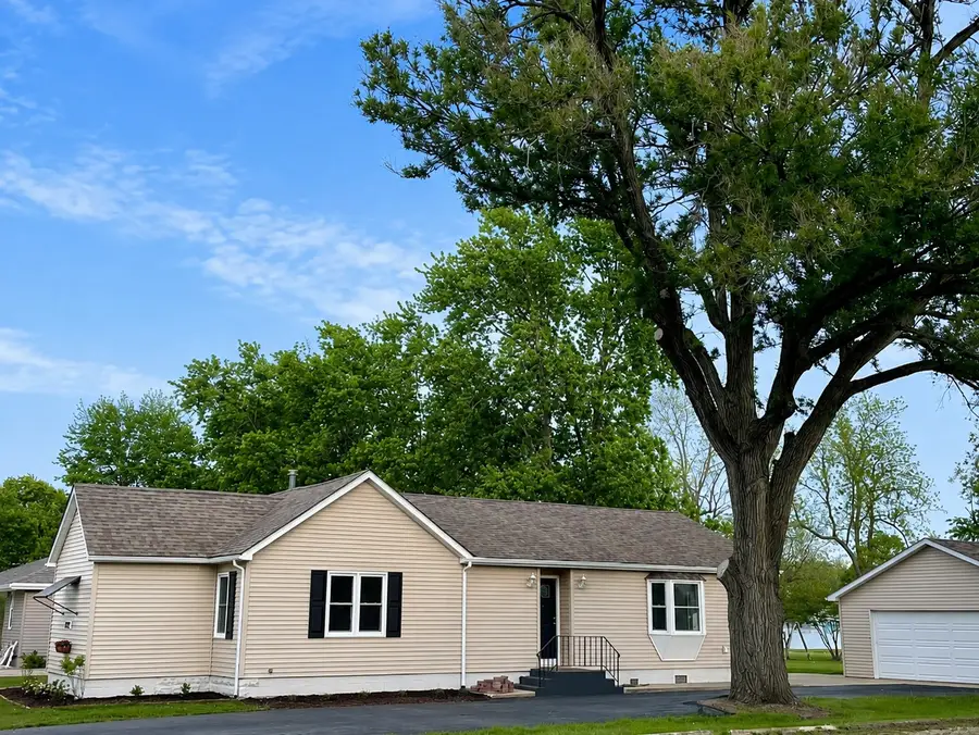 302 E Fine Street, Ashkum, IL 60911 - #2