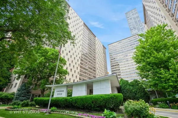 3950 N Lake Shore Drive #205A, Chicago, IL 60613