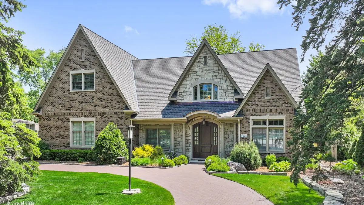 261 S Kenilworth Avenue, Glen Ellyn, IL 60137 - #1