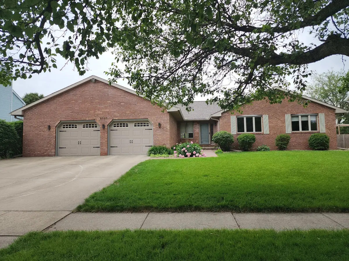 2707 Foxridge Run, Bloomington, IL 61704 - #1