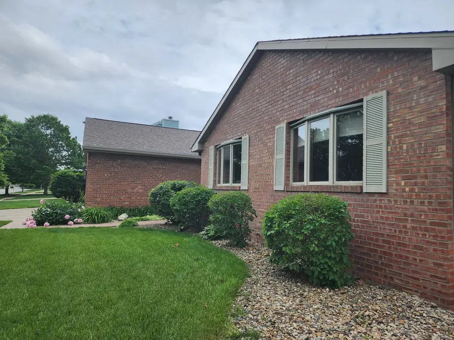 2707 Foxridge Run, Bloomington, IL 61704 - #3