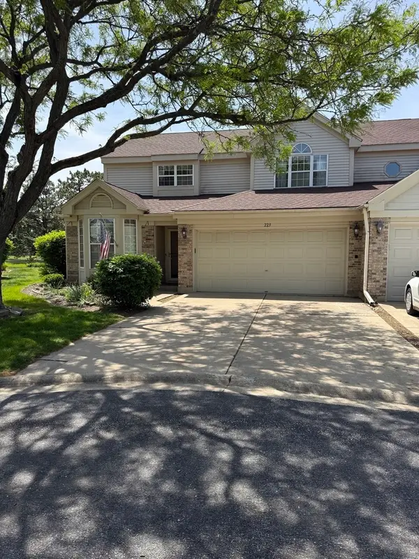 223 Williamsburg Court, Montgomery, IL 60538