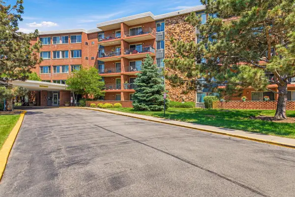 16 E Old Willow Road #332S, Prospect Heights, IL 60070